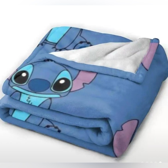 Blue cozy Disney’s stitch blanket - Picture 3 of 6